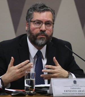 Araújo: Bolsonaro pode visitar países árabes no primeiro semestre