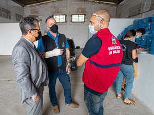 MPAL e outros órgãos fiscalizam e recolhem garrafões de água para averiguar qualidade das embalagens