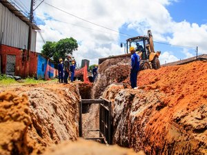 Prefeitura executa obras de saneamento em bairros da capital