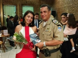 Oficial da PM lança livro sobre segurança pública