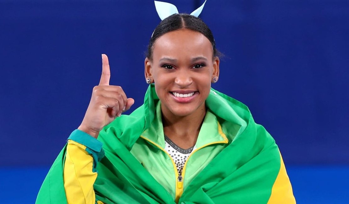 Rebeca ganha ouro no salto e crava nome na história da ginástica do Brasil