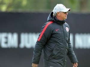 Inter oficializa saída de Falcão após 5 jogos sem vitória no comando do time