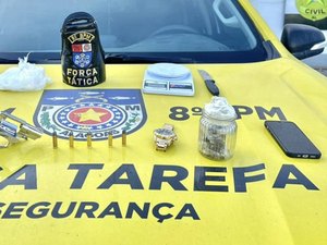Suspeito tenta enganar policiais durante operação em Rio Largo, mas é preso com drogas e armas