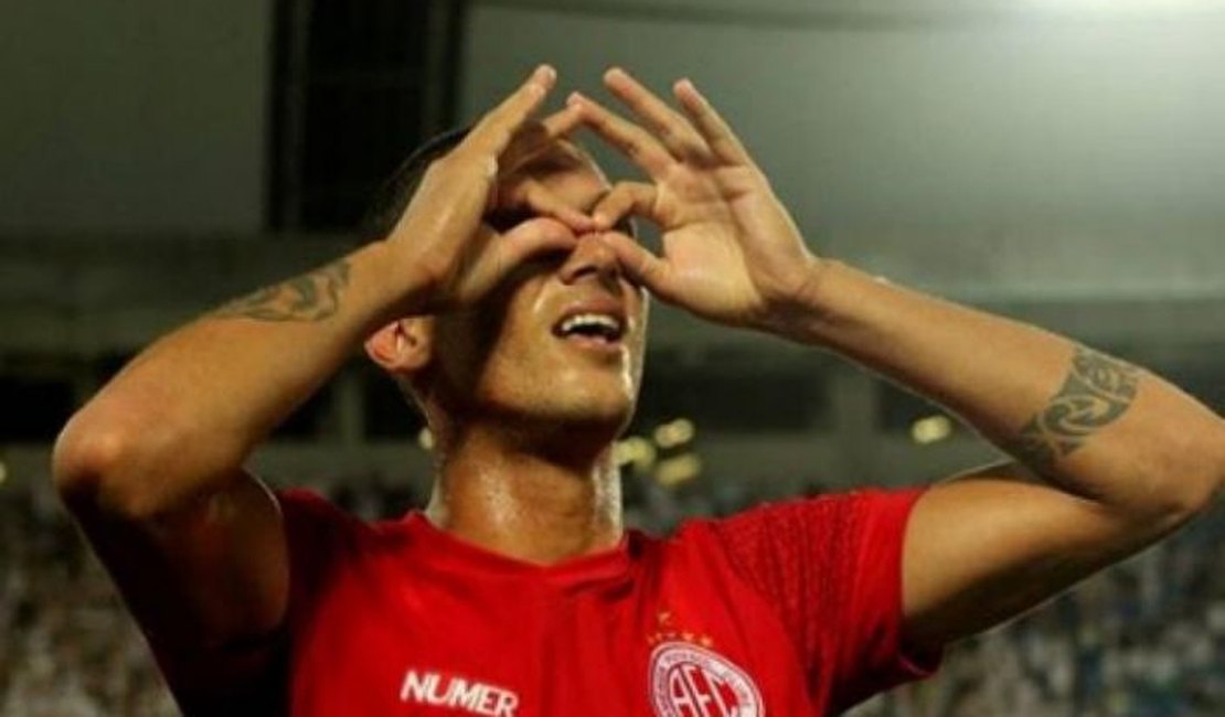 Alvo do Vasco, Tiago Orobó marcou de cabeça mais de 40% dos seus gols na última temporada
