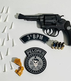 Polícia apreende revólver, cocaína e crack dentro de residência em Arapiraca