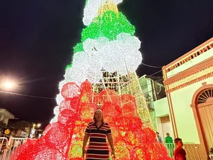 Prefeitura inaugura árvore de Natal de 13 metros de altura em Porto Calvo