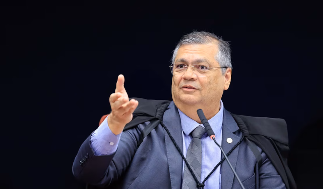 ‘Não sei se o Mickey e o Pateta vão sentir falta’, diz Dino sobre revogação de vistos dos EUA