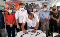 Prefeito Fernando Cavalcante assinou como testemunha
