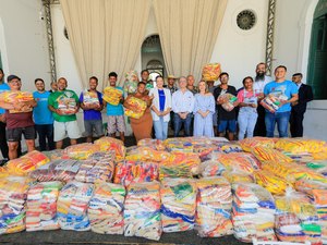 Governo de Alagoas entrega 2,5 toneladas de alimentos à Casa de Ranquines