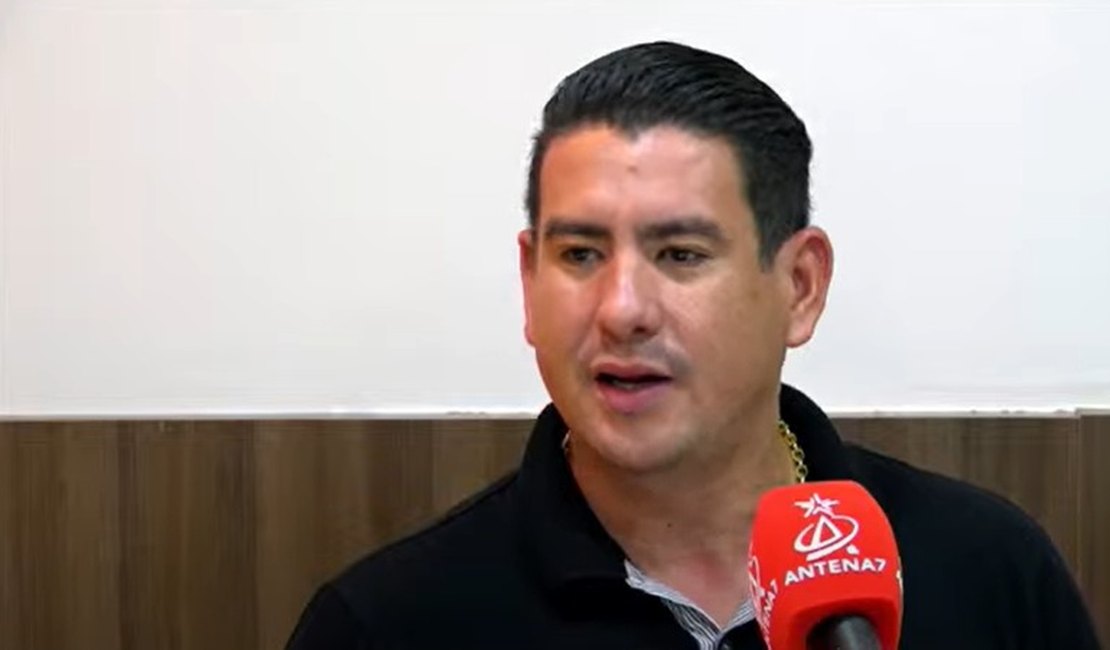 Vereador denuncia suposto desvio de materiais de obra pública em Jundiá