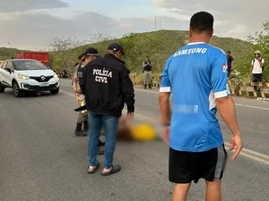 Jovens ficam feridos em acidente de moto na ponte entre Alagoas e Sergipe