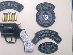 Polícia prende homem com arma de fogo em Hilux na rodovia AL 110