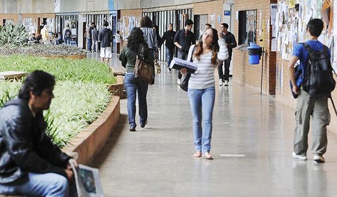 Fies: estudantes poderão renovar os contratos a partir do dia 16