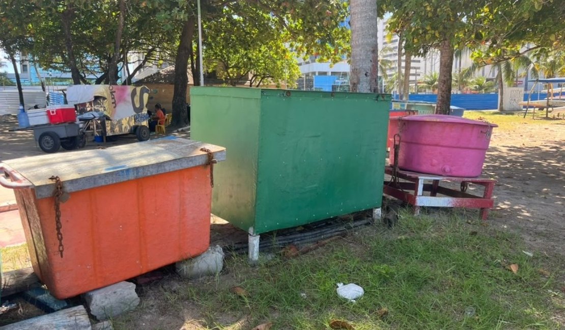 Embarcações abandonadas e outros objetos serão retirados da Orla da Pajuçara