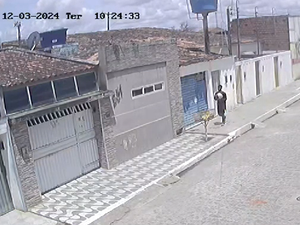 [Vídeo] Câmeras flagram furto de moto no bairro Planalto, em Arapiraca, nesta terça (03)