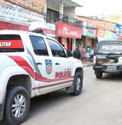 Polícia fecha estabelecimentos não essenciais no comércio de Porto Calvo