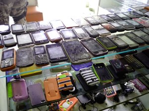 Ação integrada combate comércio ilegal de celular no centro de Maceió