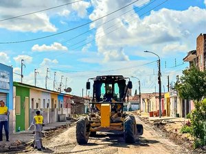 Mais mobilidade: obras de pavimentação avançam 3 km no bairro João Paulo II, em Arapiraca