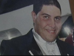 Acusada de matar marido na véspera de natal se apresenta a polícia