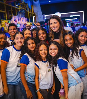 Figurinos de Marina Candia no Vestir Massayó viram documentário exibido a alunos da rede municipal