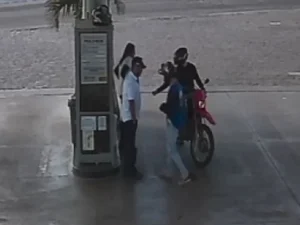 [Vídeo] Dupla assalta funcionários de posto de combustíveis no bairro Eldorado, em Arapiraca