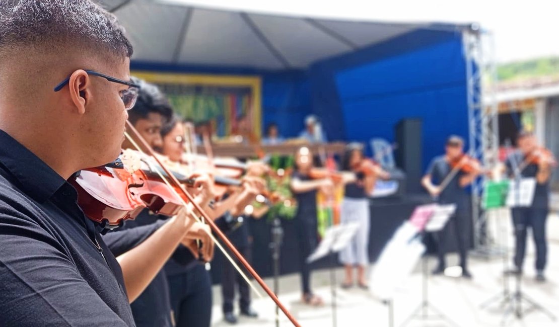 Café com Poesia abre o 1º dia do Festival da Primavera de Viçosa