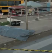 Motociclista morre ao colidir com semáforo na Avenida Menino Marcelo