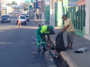 Após paralisação de garis, Arapiraca tem lixo recolhido por equipes da Prefeitura