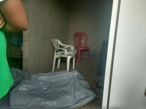 Senhor morre eletrocutado ao abrir geladeira