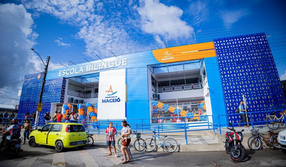 Crianças autistas seguem sem frequentar as aulas por falta de PAEs em escola bilíngue de Maceió