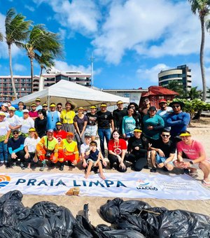 Mutirão retira mais de 100kg de lixo da praia de Ponta Verde