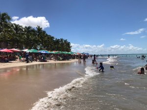 Boletim de balneabilidade aponta 4 trechos de praias impróprias para banho neste fim de semana