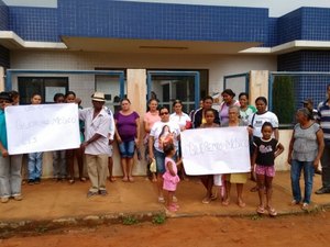Moradores do Povoado Carrasco exigem médico para Unidade Básica de Saúde