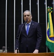 Projeto que garante mais segurança para veículos de aplicativo e táxis avança na Câmara dos Deputados
