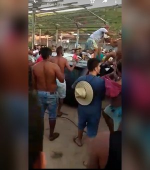[Vídeo] Encontro de paredões acaba em pancadaria em Jacuípe