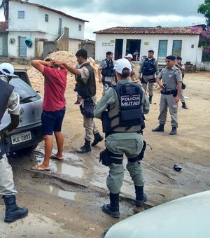 Polícia flagra veículos com irregularidades em Rio Largo