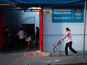 Governo corta repasse para educação básica e esvazia programas