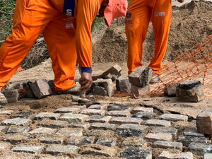 Prefeitura de Palmeira dos índios intensifica obras de pavimentação e drenagem no bairro Vila Nova