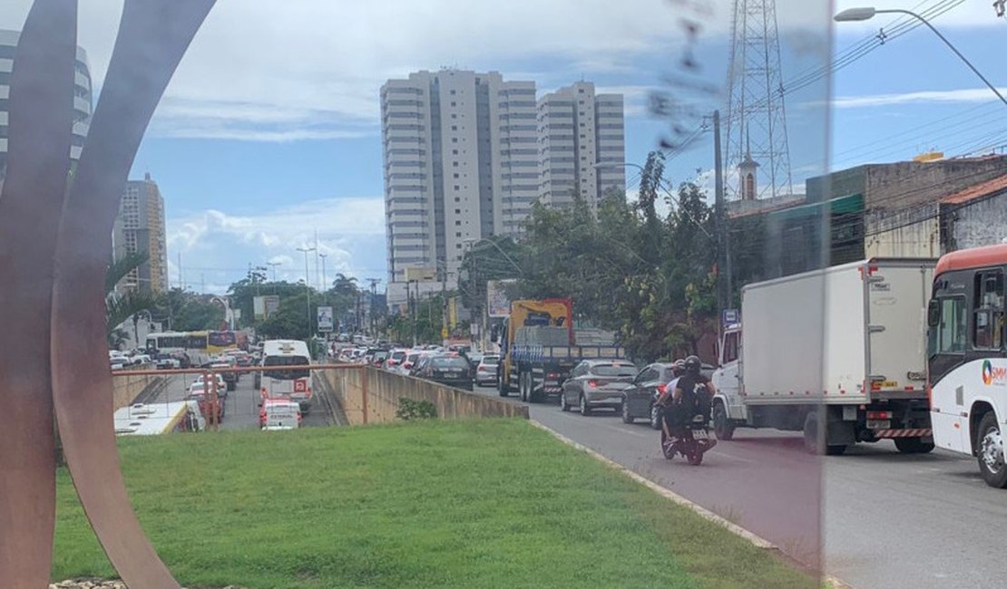 Maceió registra trânsito parado no bairro do Farol e adjacências durante a manhã