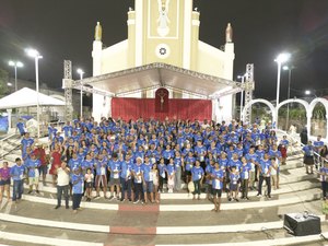Feira Grande envia 16 ônibus com mais de 600 romeiros para romaria em Juazeiro do Norte