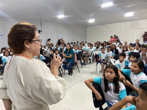 Alunos  da rede municipal de ensino participam de aulão preparatório para provas do Saeb