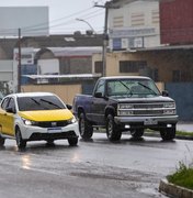 Detran Alagoas alerta motoristas sobre riscos e cuidados ao dirigir em dias de chuva