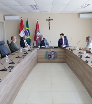 MP se reúne com parlamentar e concessionárias para discutir crise no abastecimento de água no Sertão