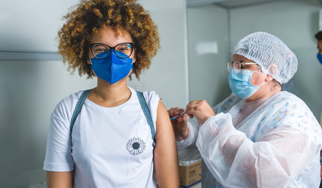 Mais de 2,9 milhões de doses das vacinas contra a Covid-19 foram aplicadas em Alagoas