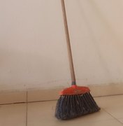 Homem é procurado por agredir esposa com cabo de vassoura no município de Porto Calvo