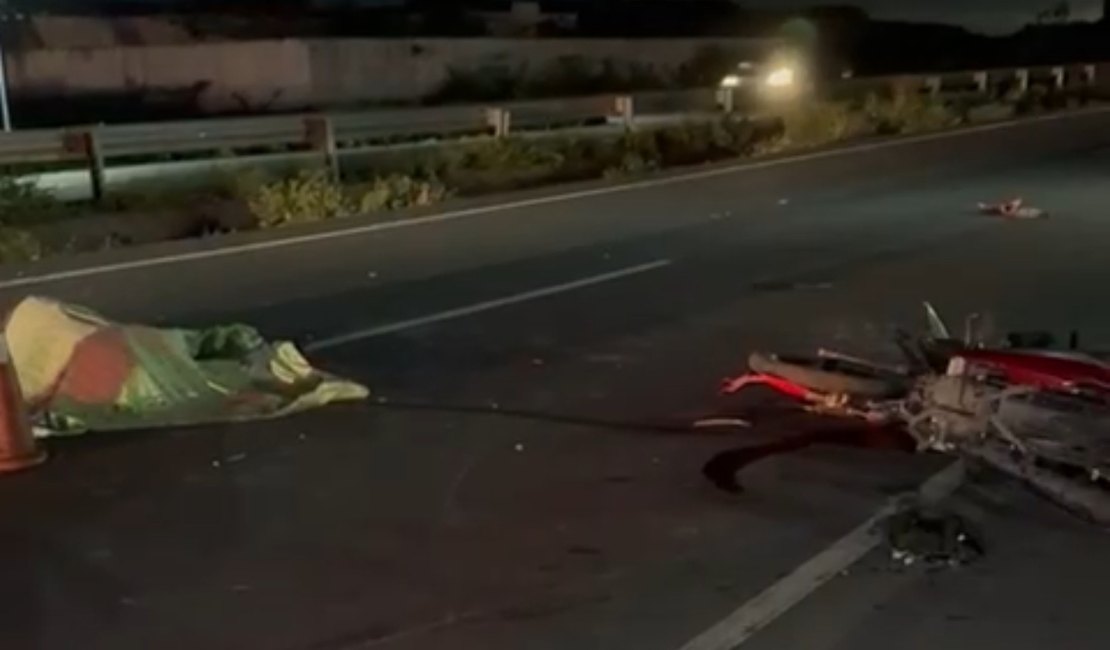 Motociclista morre ao tentar atravessar rodovia e ser atingido por carro na Barra de São Miguel