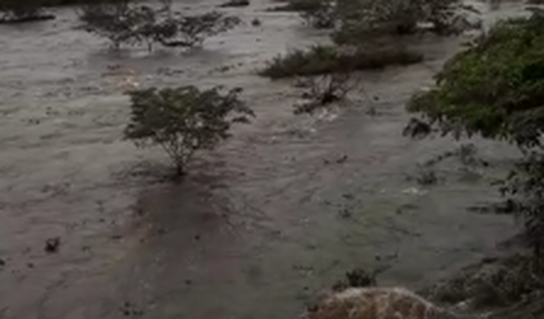 Prefeito de Pilar faz alerta à população sobre risco de inundação