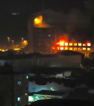 Incêndio destrói prédio da Secretaria de Segurança Pública do RS
