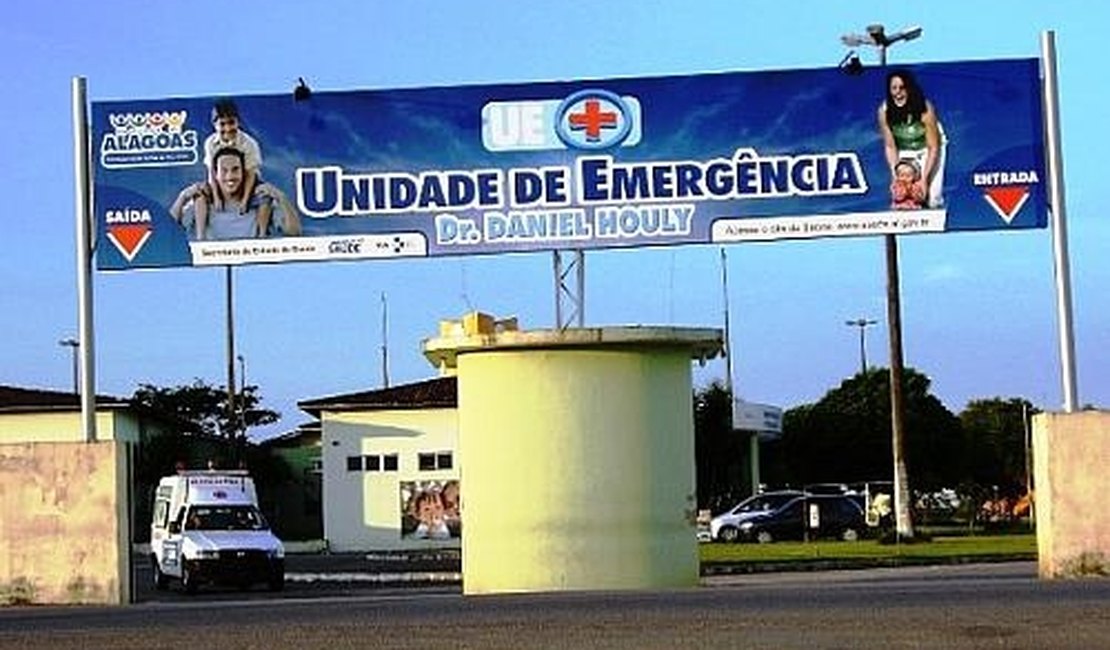 Idosa ateia fogo em si mesma e tem 80% do corpo queimado