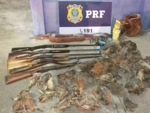 [Vídeo] PRF prende quatro pessoas por porte ilegal de arma e crime ambiental